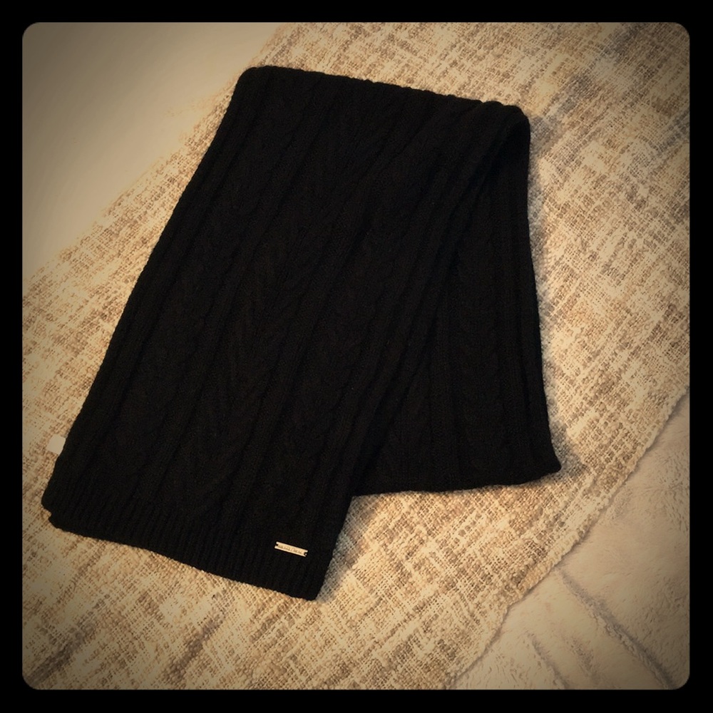 Michael KORS Black Scarf